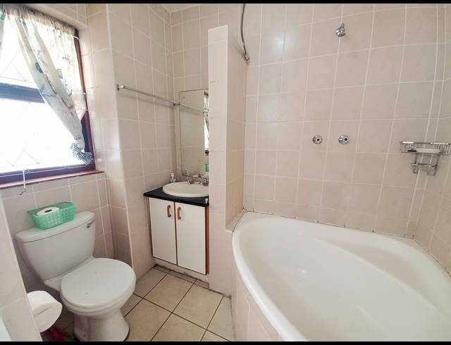 2 BEDROOM APARTMENT FOR SALE IN MANABA BEACH